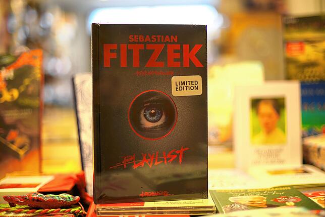 &bdquo;Playlist&ldquo; von Sebastian Fitzek, erschienen im Droemer Knaur Verlag für 22,99 Euro. Als ein 15-jähriges Mädchen spurlos ...