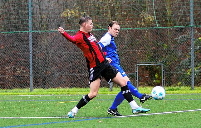 Bild 25: Letzte Aktion bringt FC Überlingen einen Punkt gegen FC Radolfzell. Wir haben die besten Bilder!