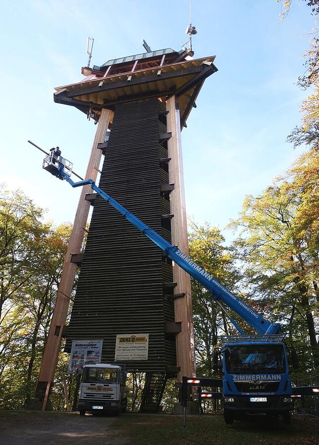 Sanierung: Unter anderem wurden die Frontseiten der Hauptträger mit Holz- und Kupferblech verkleidet.