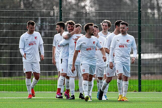 Bild 24: TuS Binzen kantert den FC RW Weilheim mit 8:0 &ndash; und wir haben Bilder!