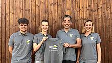 Neuer Name, neues T-Shirt (von links): Jonas Obrist, Marion Obrist, Andreas Gamp und Alexandra Lehmann. Foto: Julia Ebner