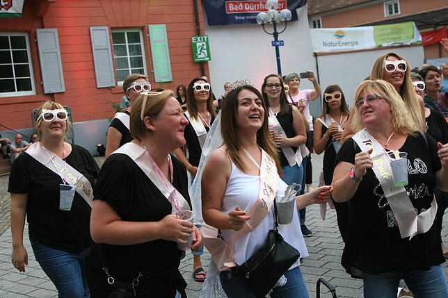 Bild 5: Bilder von den Besuchern beim Lichterfest in Bad Dürrheim