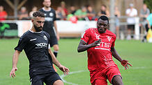 Der Verbandsligist 1. FC Rielasingen-Arlen (rechts Obed Chidindu Ugondu) bestreitet sein erstes Testspiel erst am kommenden Wochenende, ...