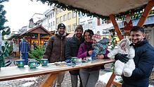 Der Waldshuter Weihnachtsmarkt war wieder ein geselliger Treffpunkt für Familien und Freunde und für die Meisten gehörte ein Glühwein ...