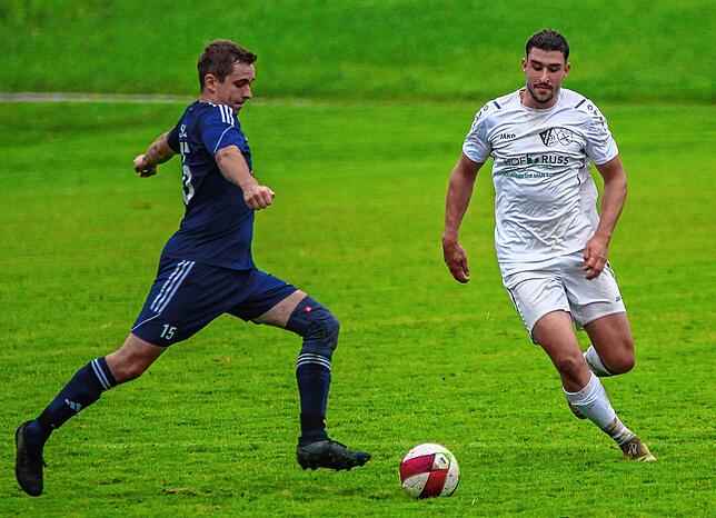 Wechsel zum Nachbarn: Marek Franz (rechts gegen den Berauer Dominik Jehle) hat die SG Lottstetten/Altenburg verlassen und spielt nun ...