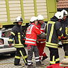 Wie ein Verletzter nach einem Verkehrsunfall gerettet wird, demonstrierten die Mitglieder der Feuerwehrabteilung Neuhausen und der ...