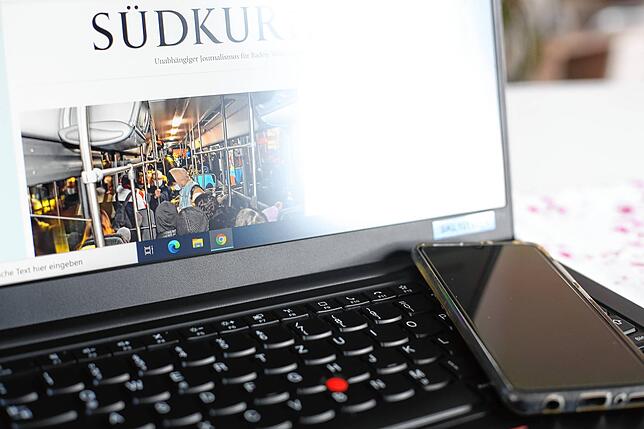 Laptop und Smartphone sind stromsparender als der Desktop-PC.
