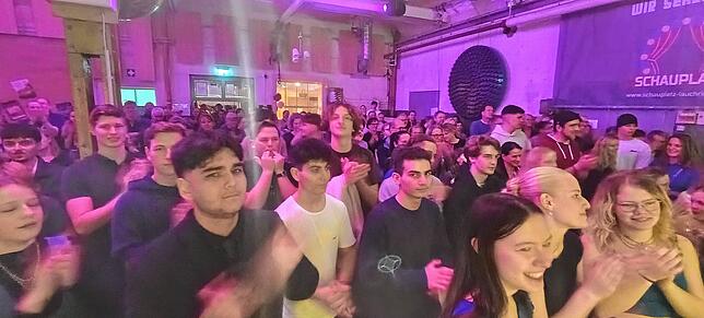 Bild 7: Viel zu hören gab es beim Schüler-Bandcontest in der Lauffenmühle