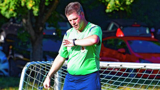 Spätstarter: Erst mit 40 legte Uwe Seifert aus Waldshut die Schiedsrichter-Prüfung ab. Heute engagiert sich der 57-Jährige in der ...