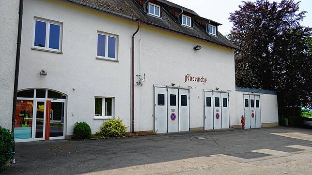 Aus zwei wird eins: Das absehbar ehemalige Feuerwehr-Gerätehaus in Bermatingen. Wie es weitergenutzt werden kann, ist derzeit noch ...