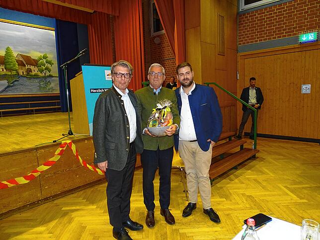 Thomas Bareiß, Innenminister Thomas Strobel und CDU-Chef Sarjoscha Marquardt aus Sigmaringen waren guter Stimmung, sehen aber auch viel ...
