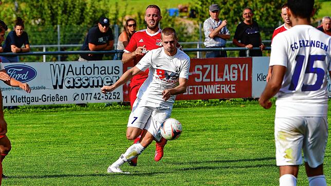 Torgarant: Shaban Limani traf beim 5:1-Derbysieg des FC Erzingen beim SV Jestetten drei Mal und hat nach drei Spielen bereits sieben ...