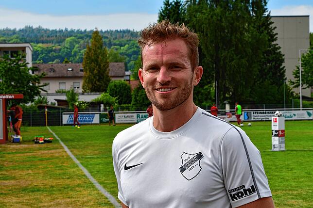 Stefan Hilpüsch (29) spielt seit 2005 beim TuS Efringen-Kirchen. Der im fränkischen Auerbach geborene Reha- und Gesundheitstrainer war ...