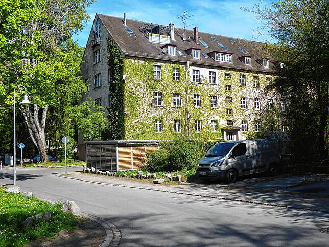 Früher war Konstanz besetzt von den Franzosen. Noch heute erinnern die alten Kasernen in der Cherisy daran.