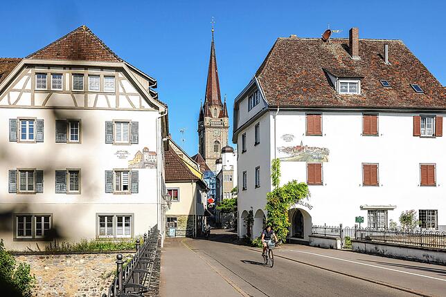 Eingang zur historischen Altstadt: Das Obertor mit Blick in die Radolfzeller Altstadt.