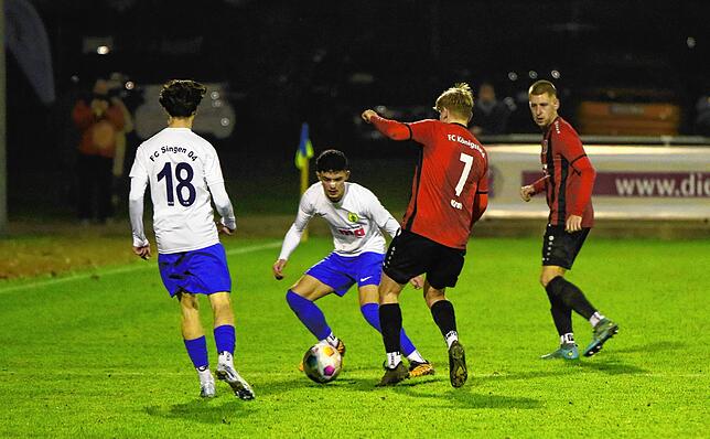 Bild 1: Unsere Bildergalerie der Landesliga-Partie zwischen dem FC Singen 04 und dem FC Königsfeld
