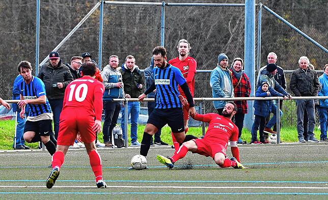 Bild 2: SG FC Wehr/Brennet besiegt den SV Jestetten mit 5:0 &ndash; und wir haben die Bilder!