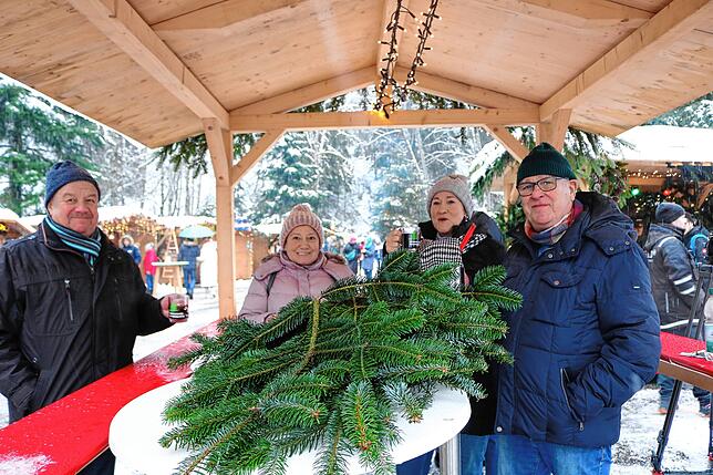 Bild 10: Besucheransturm auf dem Weihnachtsmarkt in der Ravennaschlucht