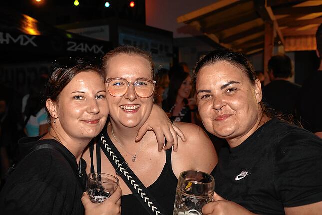 Bild 9: Party im Konstanzer Vorort: Auf dem Dingelsdorfer Herbstfest treffen sich Jung und Alt