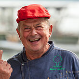 Wer gut kocht, ist gut gelaunt: Hubert Neidhart, der Chefkoch vom Grünen Baum in Moos am Untersee.