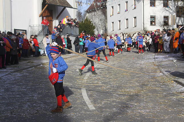 Bild 9: Bilder vom Narrentreffen zum 40. Jubiläum der Kuhsattler aus Hohenfels