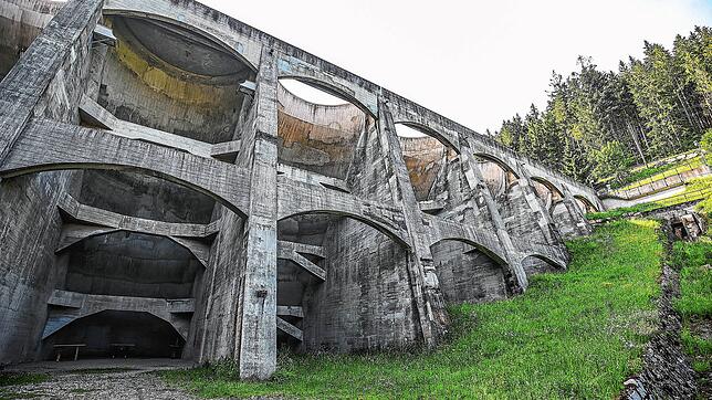 An der Linachtalsperre wird es zum Teil sehr eng &ndash; die Stadtverwaltung führt deshalb eine Einbahnregelung ein.