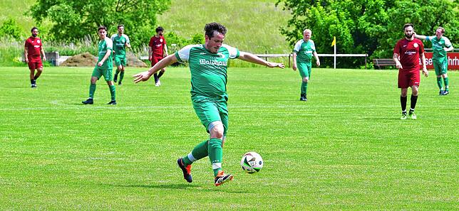 Bild 28: SV Waldhaus II gewinnt Kellerduell gegen DTFV Bad Säckingen mit 2:1 – und wir haben Fotos!