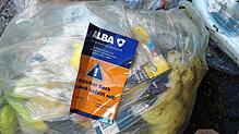 Gelber Sack mit Aufkleber.