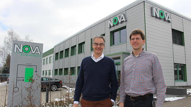 Zeichen stehen auf Wachstum bei der Nova Apparate GmbH in Donaueschingen: Geschäftsführer Patrick Honer (links) und Betriebsleiter Axel ...