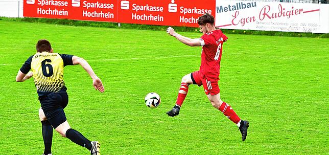 Bild 10: SV Nöggenschwiel besiegt den FC Dachsberg mit 8:1 – und wir haben Fotos!