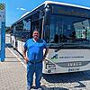 Für Peter Heinrich ist Busfahrer nicht nur ein Beruf, sondern Berufung. Das lässt er seine Fahrgäste Tag für Tag spüren – auch ...