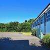 In diesem Bereich des Innenhofs neben der Turnhalle Ludwigshafen wird der Anbau eines Gymnastikraums entstehen.