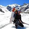 Dieter Blessing, Chef der Konstanzer Firma Snowbraker, hier vor dem 4000er Piz Bernina im Engadin, konstruiert Rodel für besondere Einsätze.