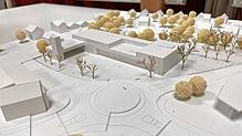 Ein Modell des Büros Schaudt Architekten zeigt, wie das neue Stockacher Feuerwehrhaus aussehen soll. Im Vordergrund ist der ...