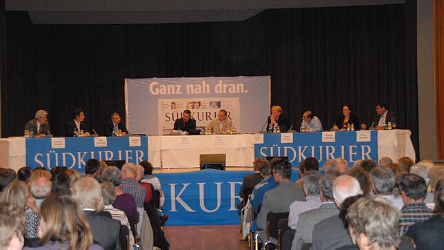 Wahlkampf 2011: Sieben Kandidaten stellten sich bei der SÜDKURIER-Podiumsdiskussion 2011 den Fragen der Moderatoren Andreas Gerber und ...
