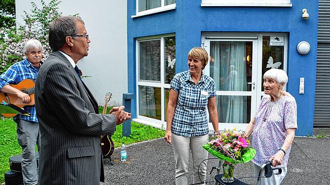 Alice Dietsche freute sich über die Überraschungen zum 100. Geburtstag.