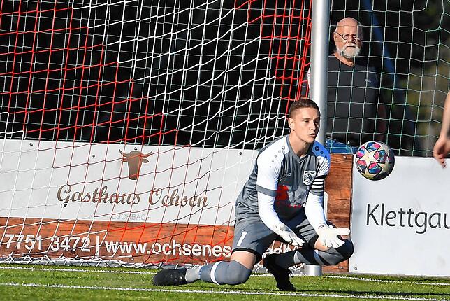 Bild 25: Spitzenreiter FC Erzingen setzt sich mit 5:0 beim FC RW Weilheim durch &ndash; und wir haben die Bilder!
