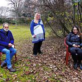 Eine richtige Gartenmöbel-Ausstattung: Das ist der Wunsch der sieben Bewohner der Woge-Wohngemeinschaft. Eine von ihnen ist Claudia ...