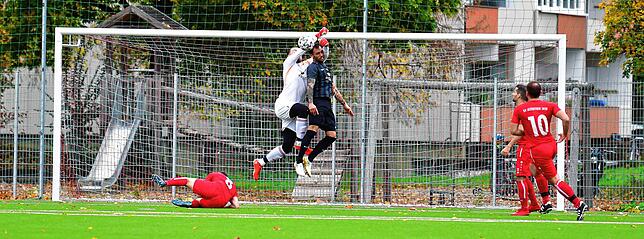 Bild 3: FC Hochrhein gewinnt das Derby beim SV Jestetten mit 3:1 &ndash; und wir haben Bilder!