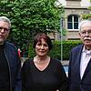 Harald Kühl (von links), Constanze Brahn und Wolfgang Müller-Fehrenbach sind besorgt. Sie sind Anwohner des Hauses im Hintergrund. Und ...