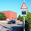 Das Verkehrsaufkommen vor der Lucian-Reich-Schule bereitet den Eltern Sorgen.