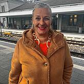 Jolanthe Jüders wohnt in Radolfzell und ist angestellte Direktrice.
