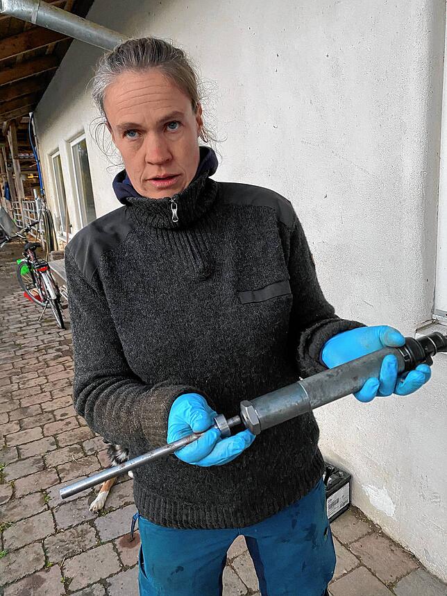 Mechthild Knösel hat ihre Fertigkeit im Töten ihrer Tiere in einem zweitägigen Theorie- und Praxistest unter Beweis stellen müssen. Sie ...