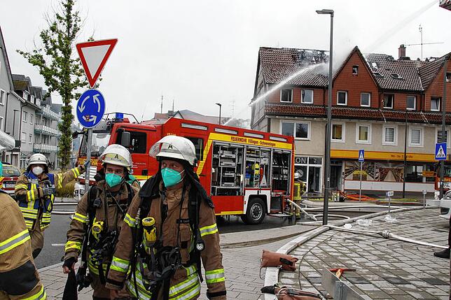 Brand in der Dauchinger Straße in Schwenningen: Die ersten Einsatzkräfte können durchschnaufen.