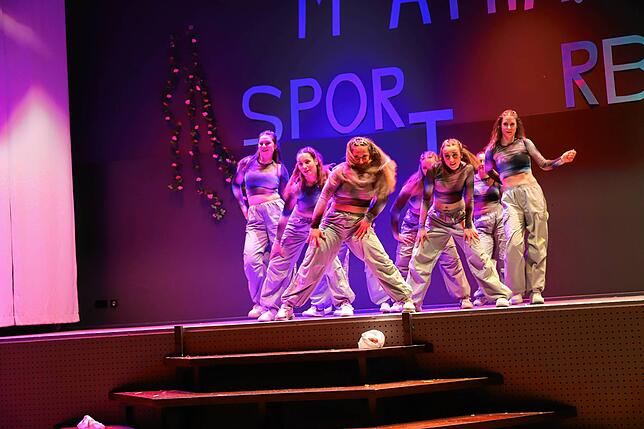 Der rasante Tanzauftritt der Flashlights sorgte wieder für viel Begeisterung beim Publikum des Sportlerballs des Herdwanger Sportvereins.