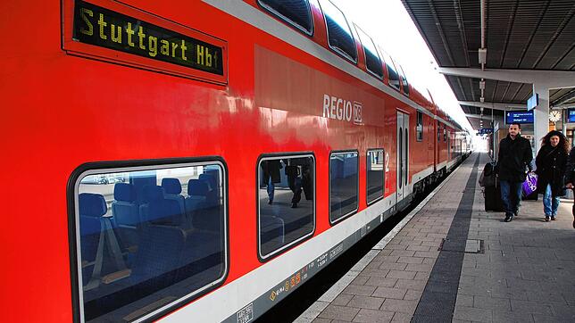 Die Gäubahn im Bahnhof Singen.