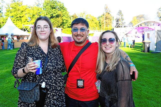 Bild 32: Konstanz: Wummernde Bässe, lässige Outfits und eine gute Zeit: Festival startet im Bodensee-Stadion
