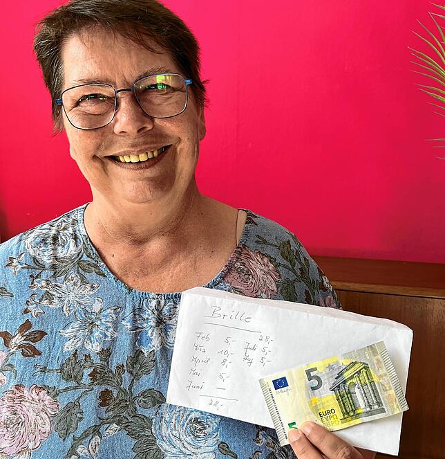 So sieht es aus, wenn das Geld zu Ende geht, wie Sabina für fotgrafin Elisabeth Paul demonstriert.