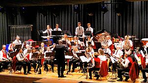 Die Spielgemeinschaft Hohentengen-Kaiserstuhl bei ihrem Jubiläumskonzert zum 125-jährigen Bestehen unter dem Motto „Musik im Fokus“. Die ...