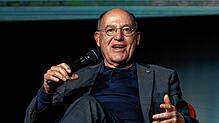 Gregor Gysi spricht beim VS-Forum in der Villinger Tonhalle. Das Interview fand am Rande der Veranstaltung statt.